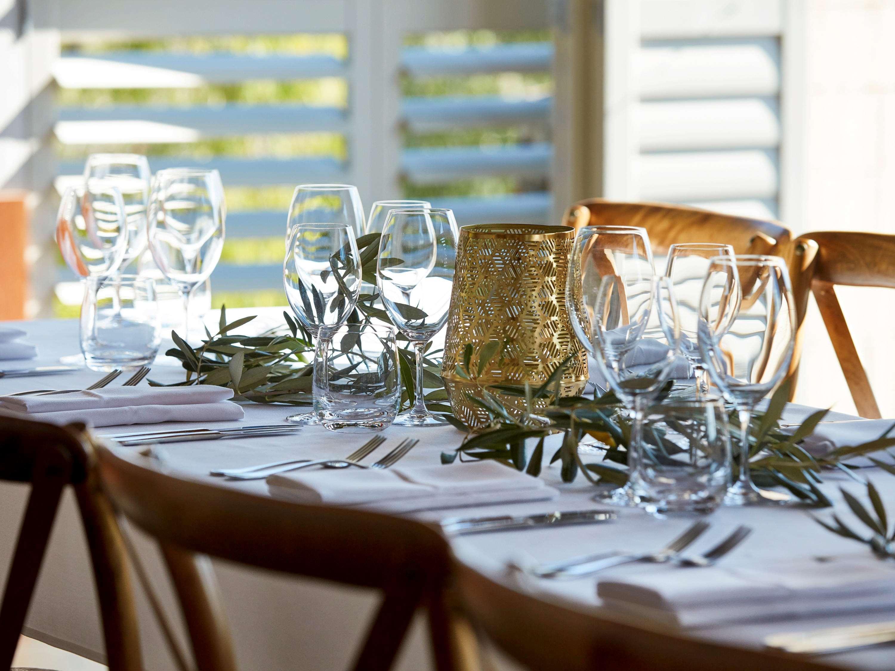 Pullman Bunker Bay Resort Margaret River Dunsborough Exteriér fotografie A table set for a meal