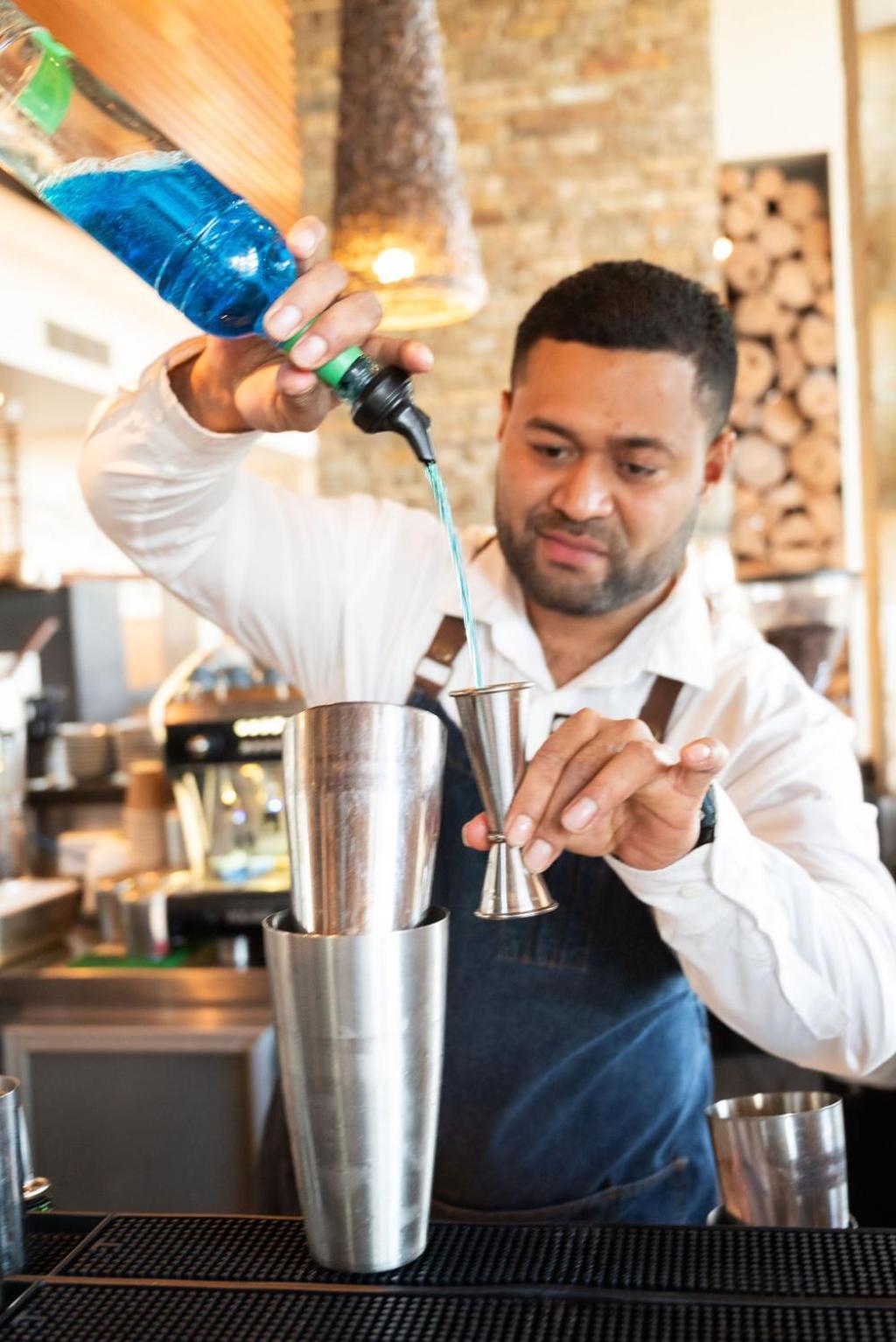Pullman Bunker Bay Resort Margaret River Dunsborough Exteriér fotografie A barista at work