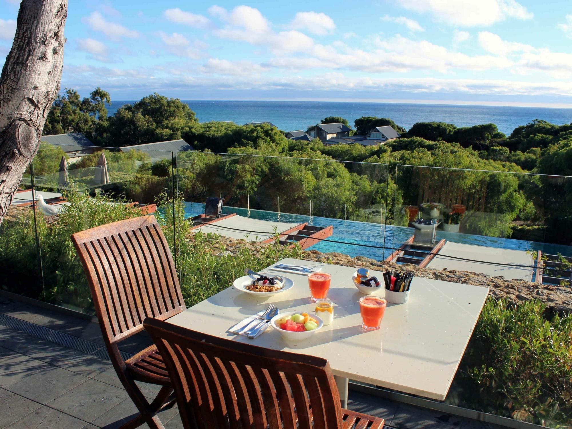 Pullman Bunker Bay Resort Margaret River Dunsborough Exteriér fotografie View from the pool at the Cape of Good Hope Hotel